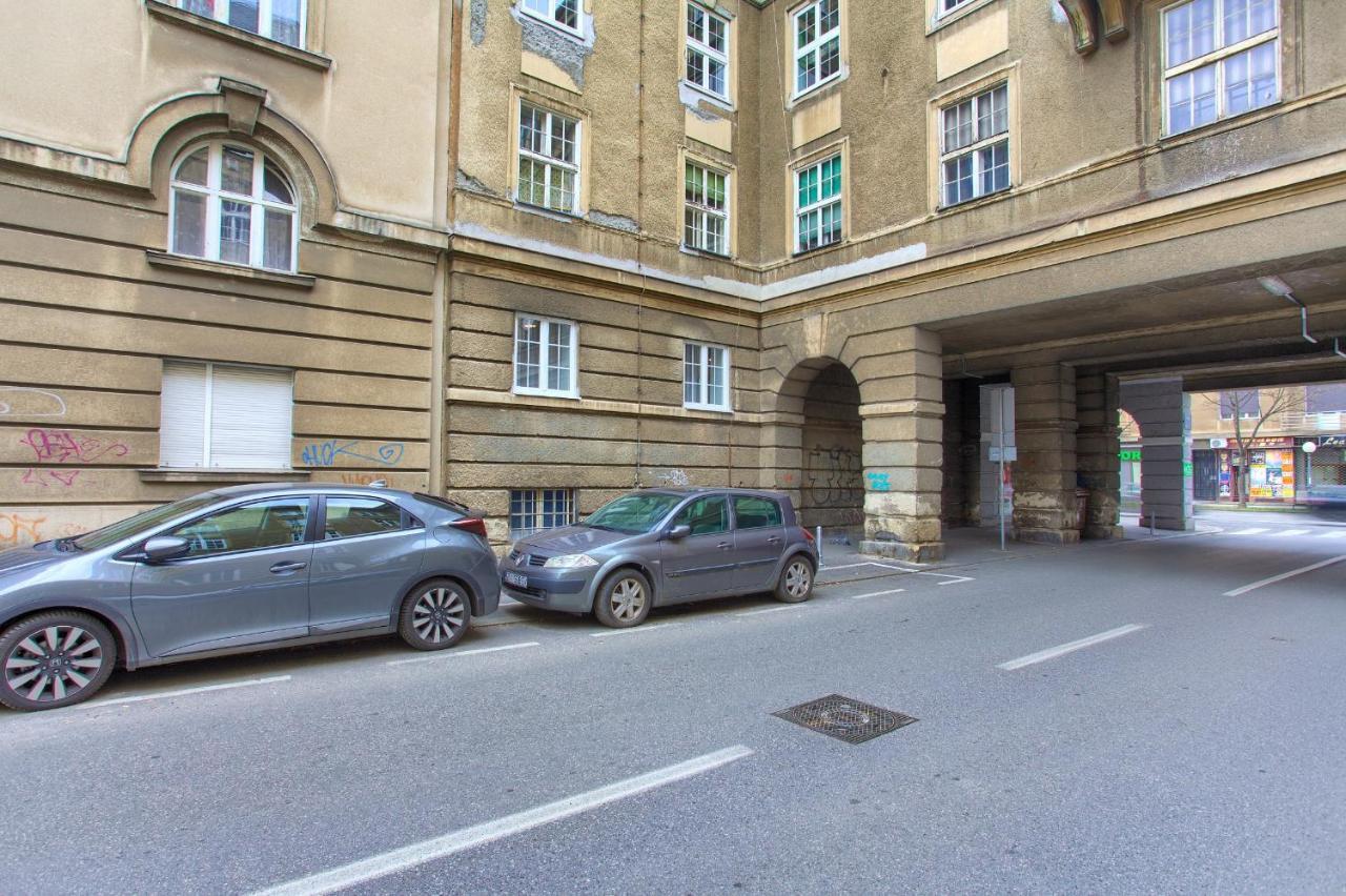 Logo Apartments 5 Min Walk To Main Square Zagreb Exterior foto