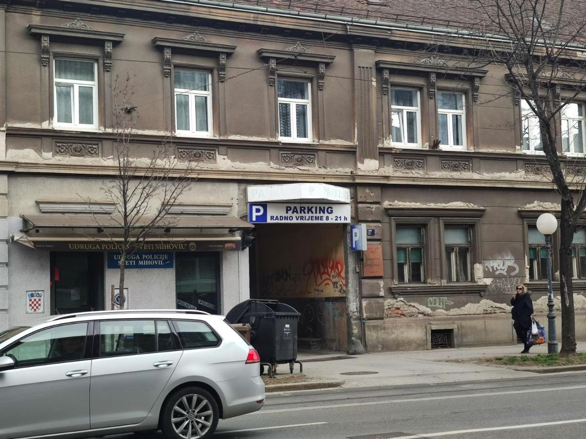 Logo Apartments 5 Min Walk To Main Square Zagreb Exterior foto